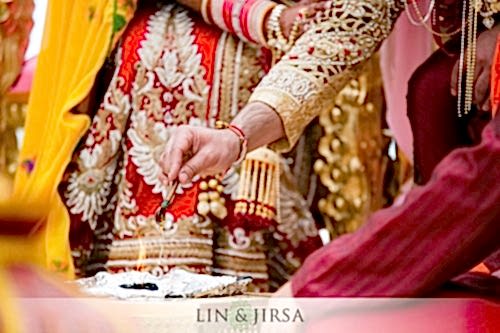 sacred-fire-hindu-wedding-ceremony